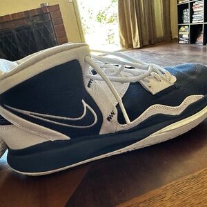 Nike Kyries size 12 like new